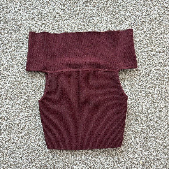 Aritzia Babaton Sculpt Knit Off Shoulder Top - Picture 3 of 7